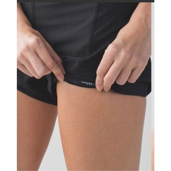 Lululemon Meshed Up Short Black 2.5" Black Size 6 - Picture 9 of 9